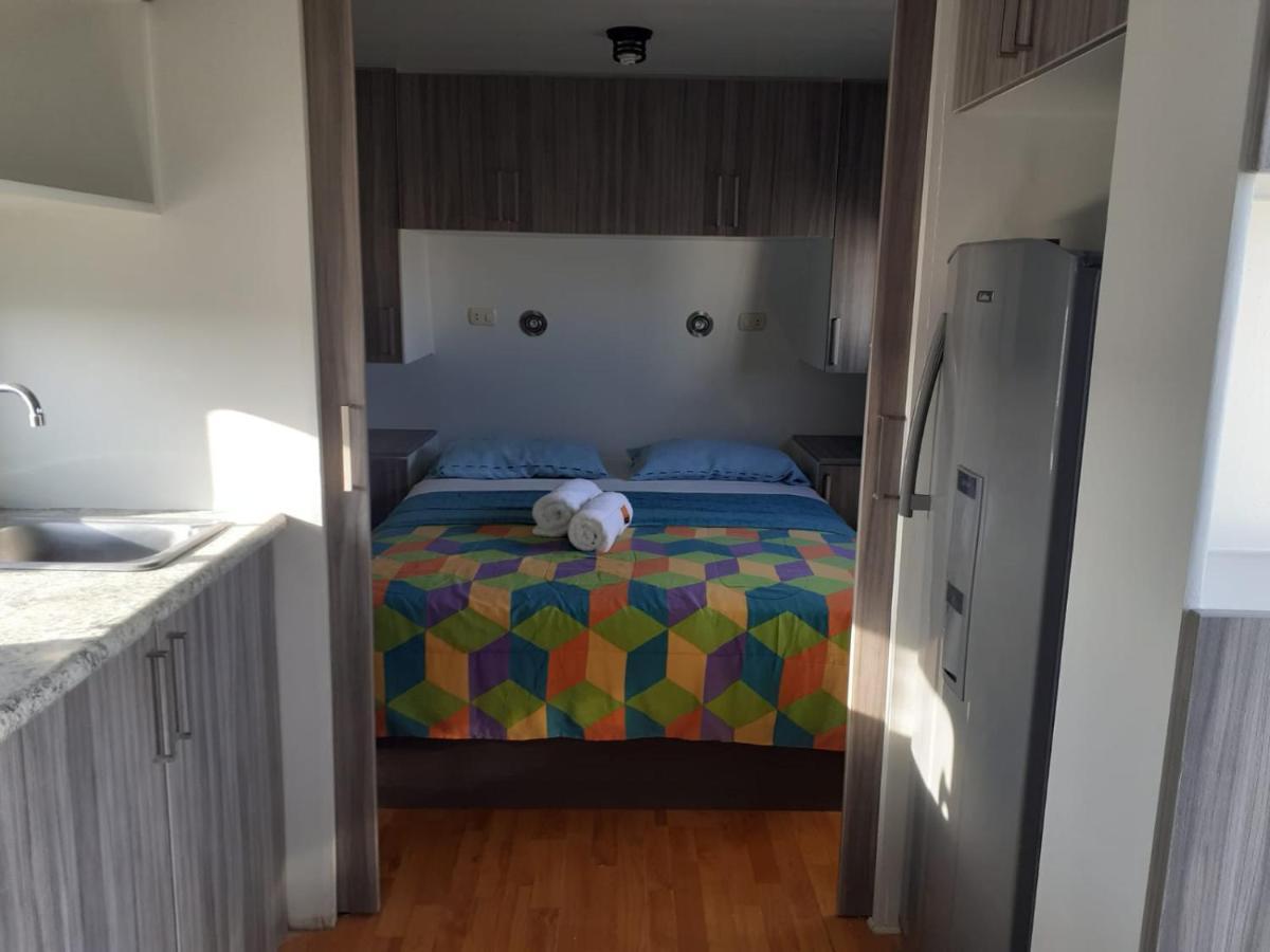 Sole Паракас Екстериор снимка